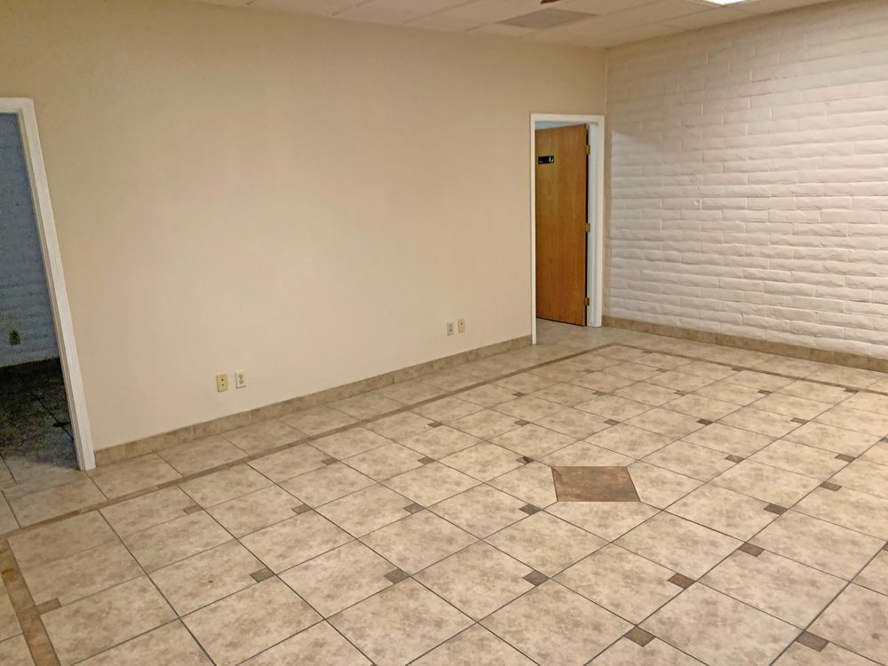 Professional Office Spaces Available in Visalia, CA: 636 W Oak Ave, Visalia, CA 93291